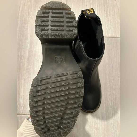 New Dr Marten Spence Heeled Boots - Picture 7 of 9